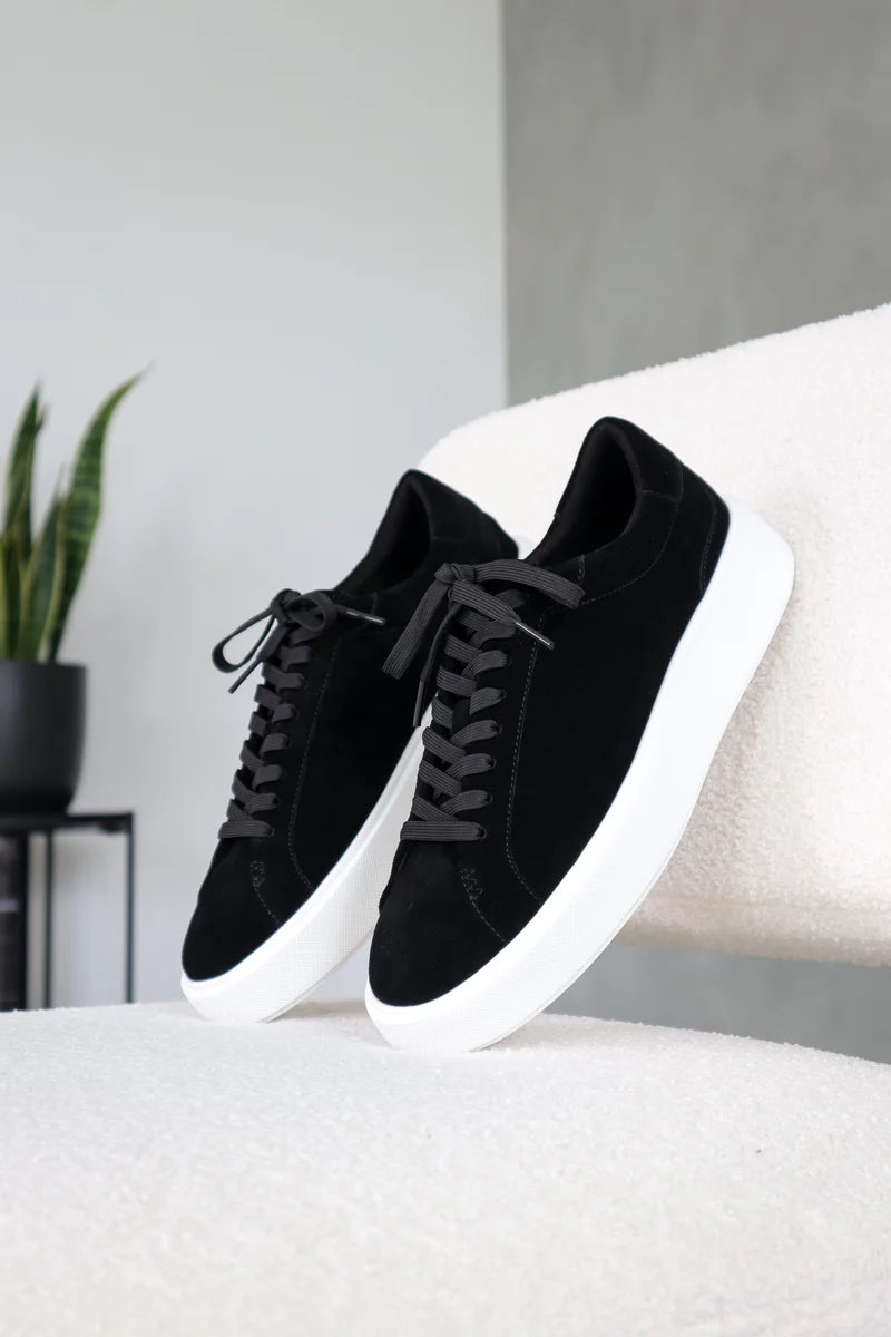 The Classic Suede Schoen